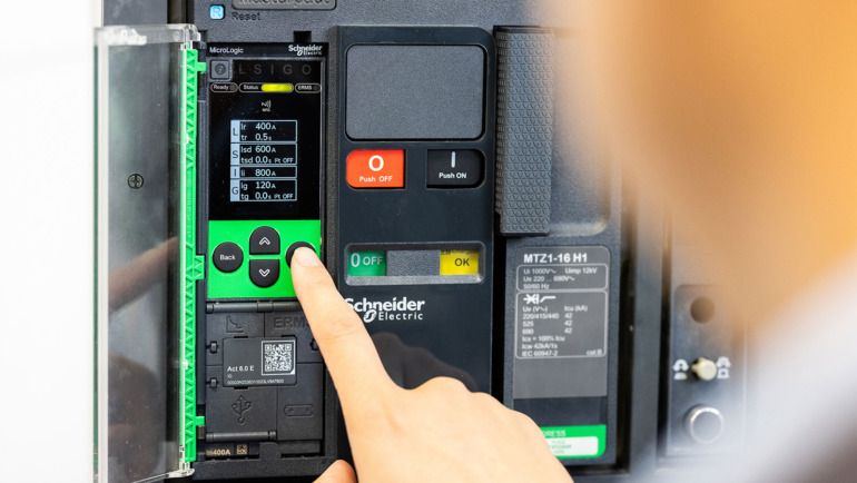 Schneider Electric Debuts New MasterPacT MTZ Active