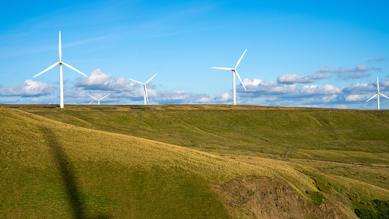 UK could potentially produce 225,000 GWh of electricity from onshore solar and wind